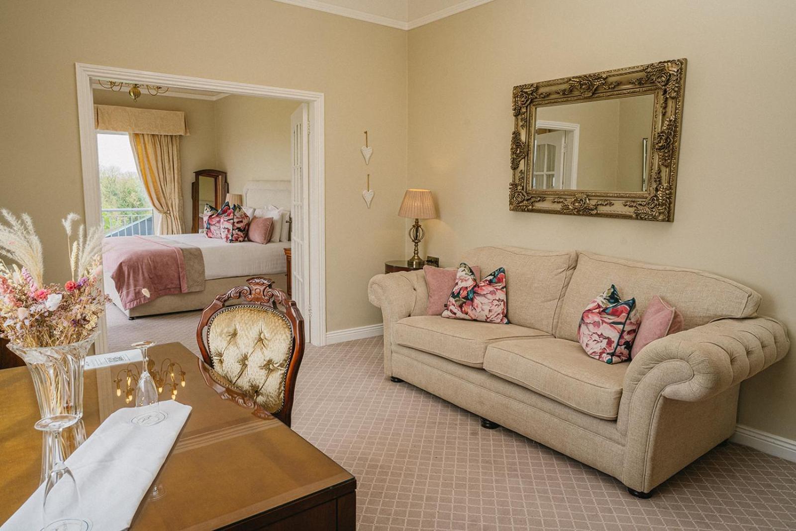 Mountnugent Crover House Hotel & Golf Club מראה חיצוני תמונה