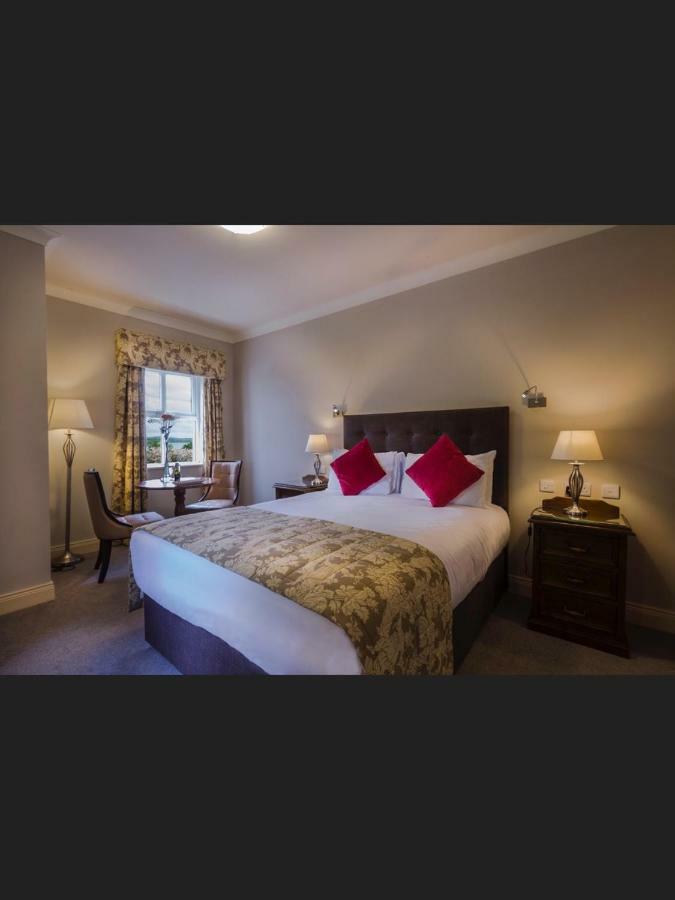 Mountnugent Crover House Hotel & Golf Club מראה חיצוני תמונה